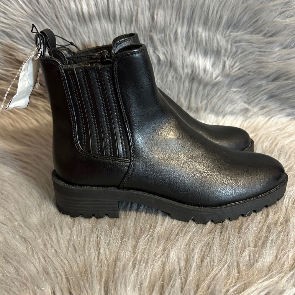 Time And Tru Lug Chelsea Boots Womens Size 6 Black Booties Side Zip Shoes